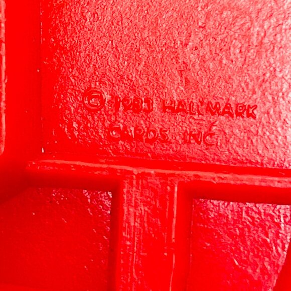 1983 Hallmark Red Toy Marching Soldier Cookie Cutter Imprint Vintage Collectible - Picture 3 of 7